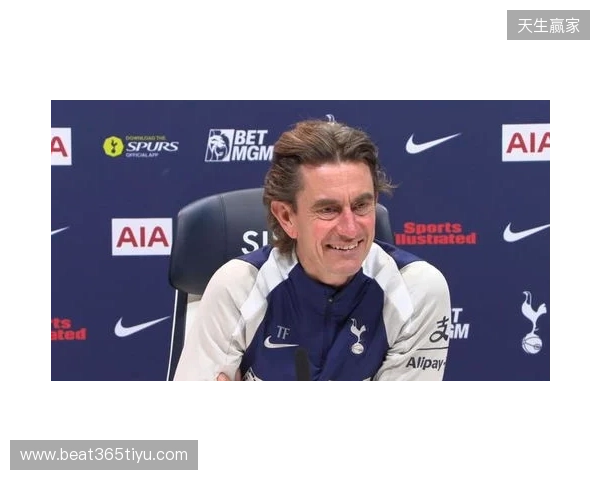 弗兰克:水晶宫体系和曼联相似?不同的球队不能拿来相提并论 弗兰克:水晶宫体系和曼联相似?不同的球队不能拿来相提并论