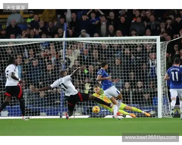 富勒姆2-2利物浦全场数据：控球率46开，射门8-10，射正2-2