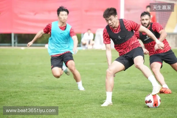 海港队冬训已开展近一周，全队以体能储备和阵容磨合为核心任务