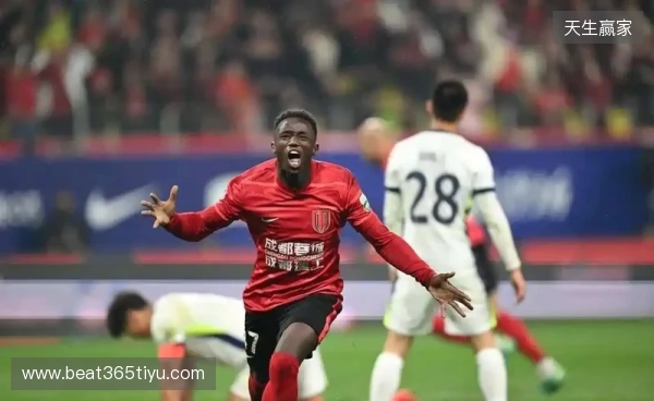 博主:蓉城外援卡隆目前仍处于留队状态,但已不可能随队踢中超 博主:蓉城外援卡隆目前仍处于留队状态,但已不可能随队踢中超